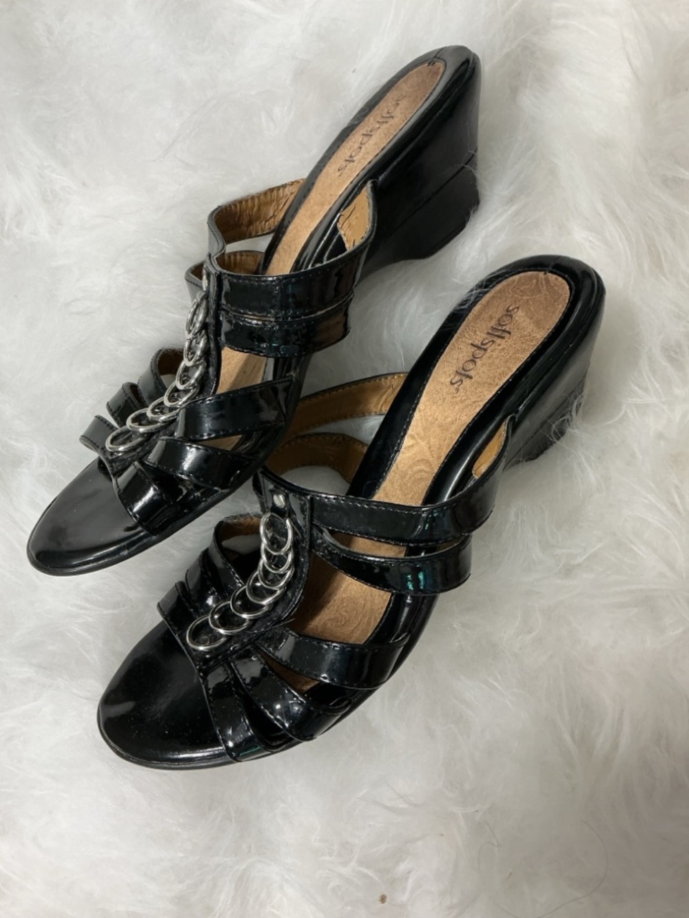 Softspots Black Patent Slide 2” heel Sandals 7.5 - Picture 4 of 7
